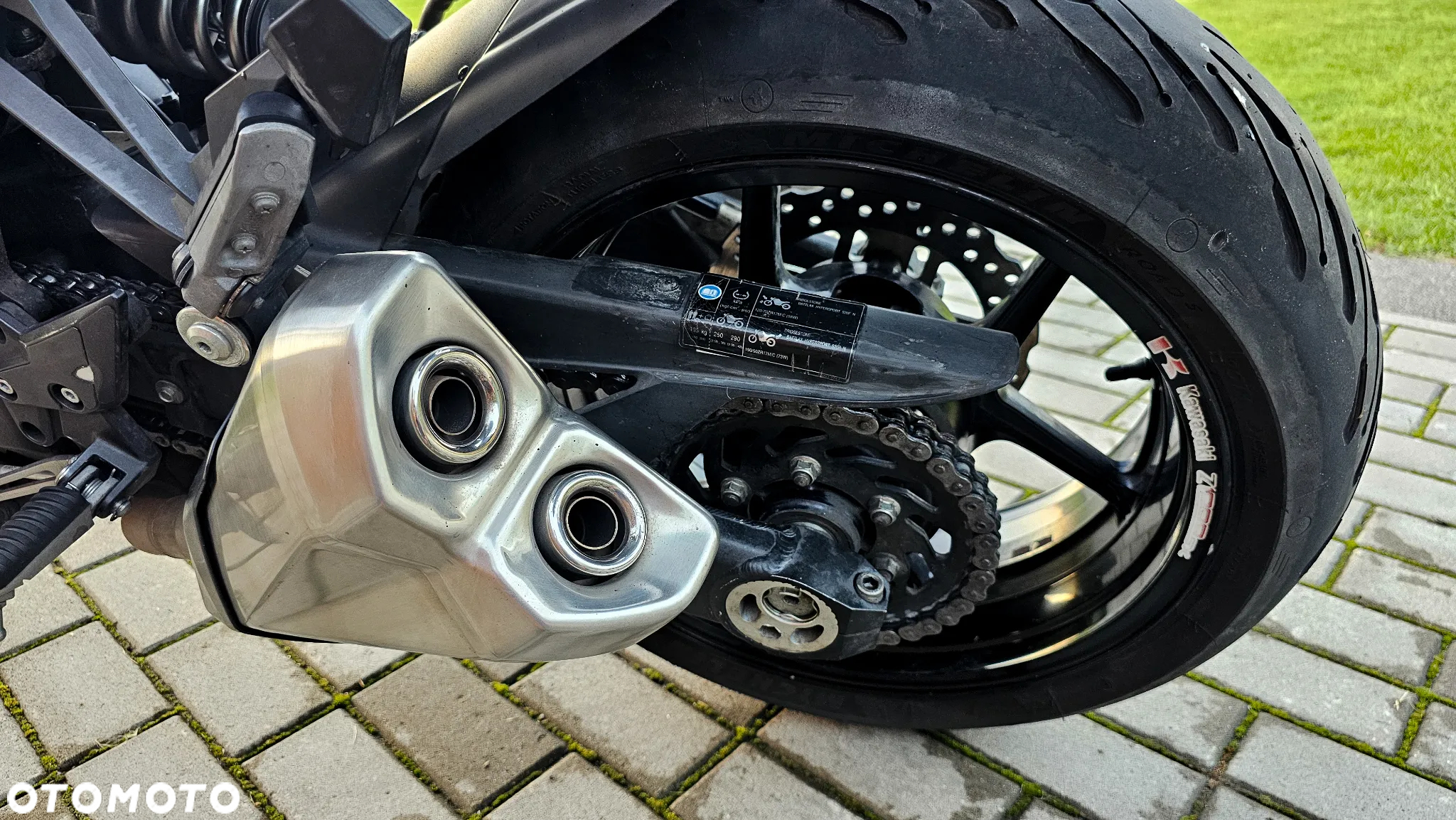 Kawasaki Ninja 1000 SX - 3