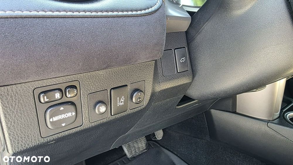 Toyota RAV4 - 24