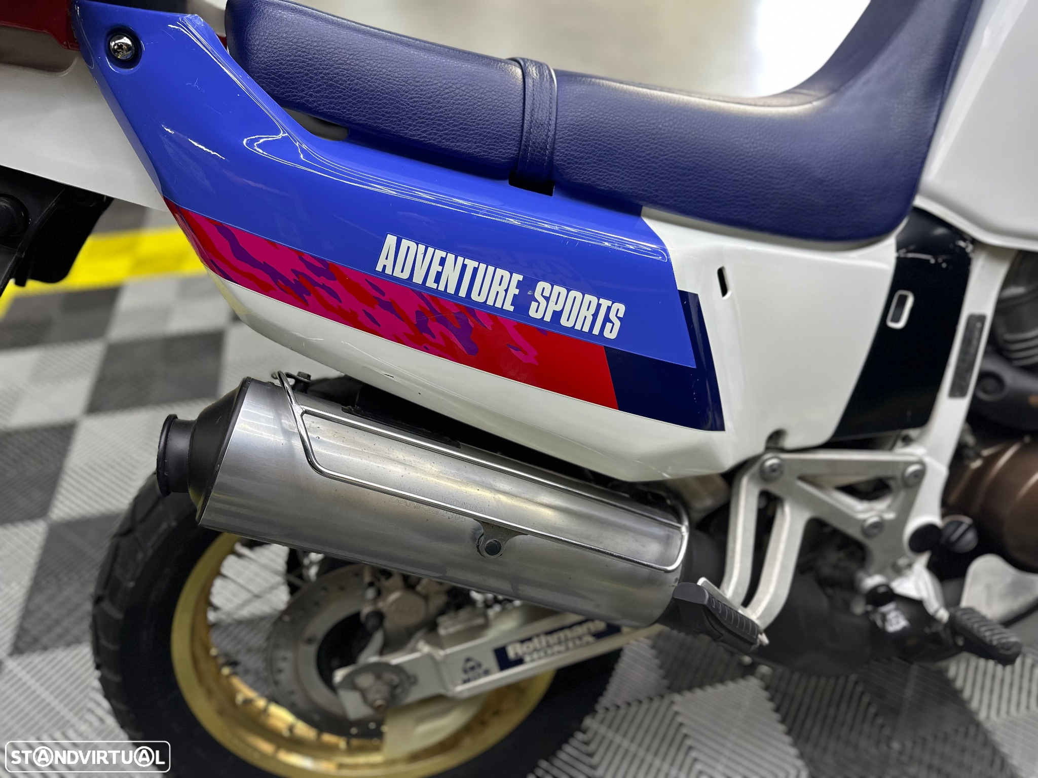 Honda Africa Twin RD04 - 3
