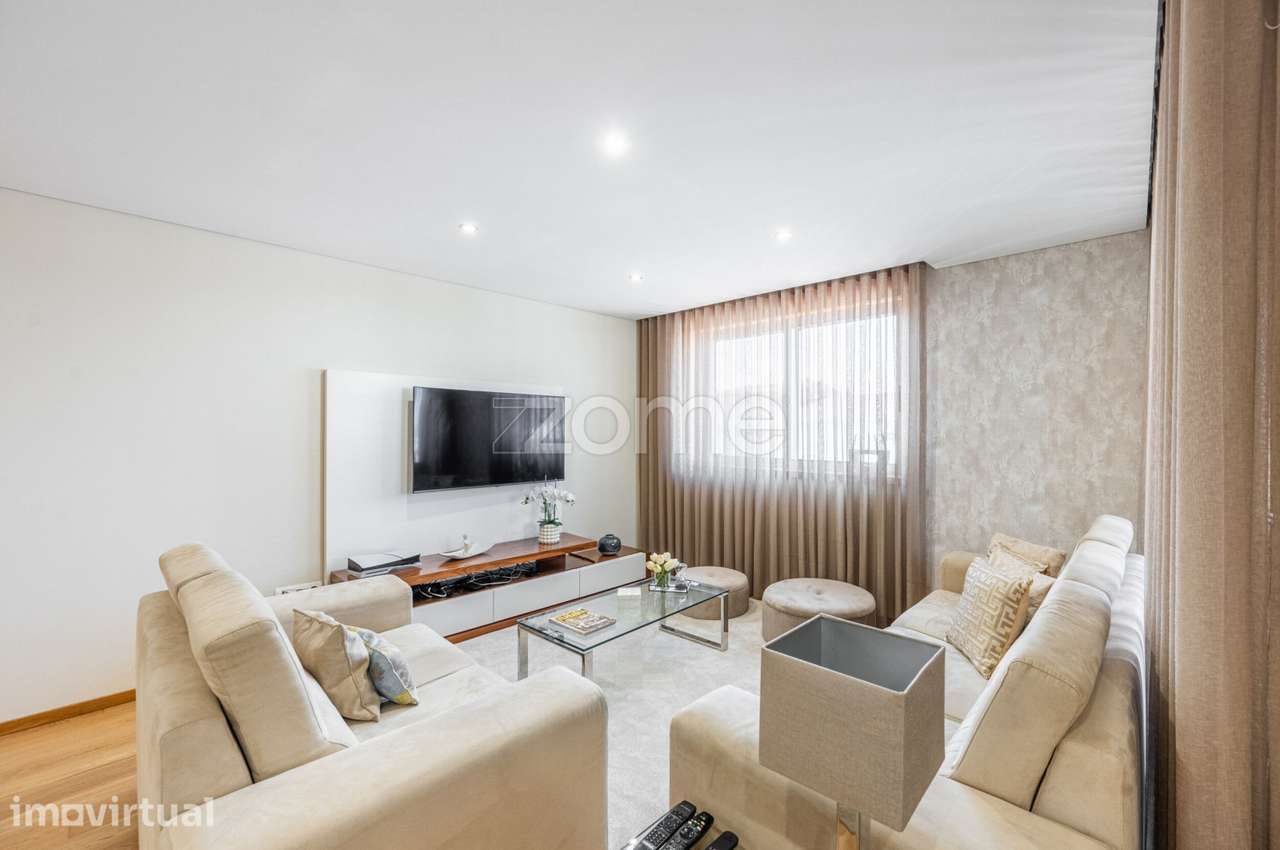 Apartamento T3+1 com três lugares de garagem | Águas Santas, Maia - Grande imagem: 4/36
