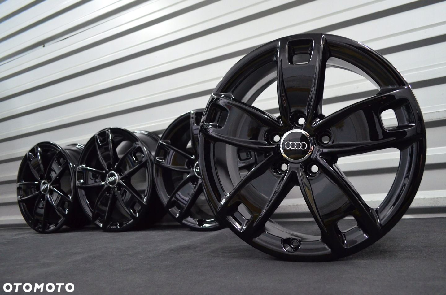 Felgi 5x112 R17 VW Golf Seat Audi A3 8p a4 b6 b7 Q2 S-Line - 3