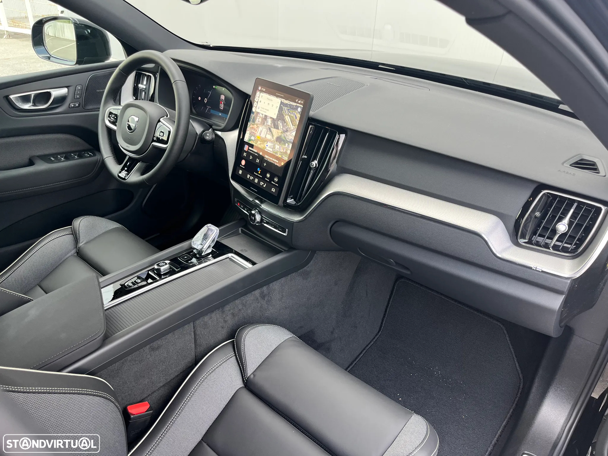 Volvo XC 60 2.0 T6 PHEV Plus Dark AWD - 6