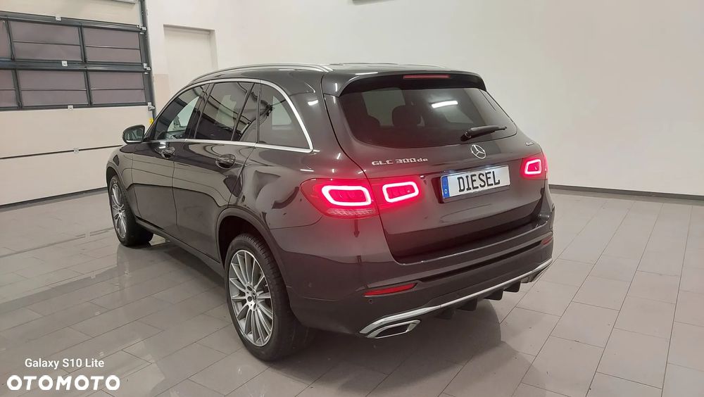 Mercedes-Benz GLC 300 de 4Matic 9G-TRONIC AMG Line - 4