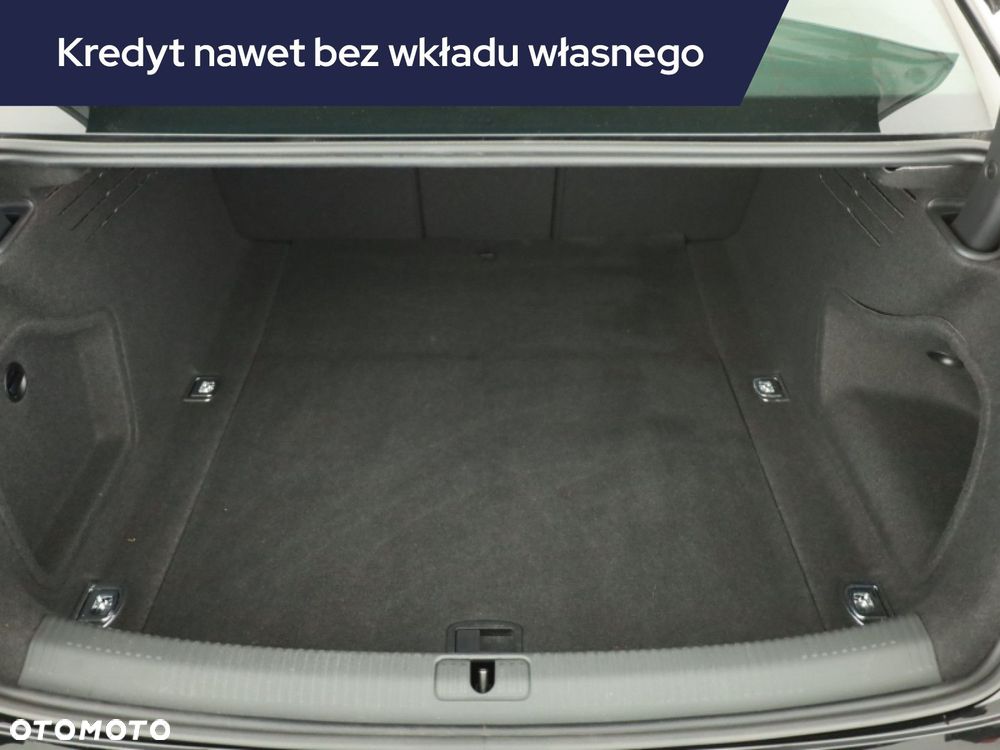 Audi A4 Limousine - 11