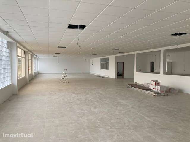 Armazém para arrendar no Carregado - Grande imagem: 2/18