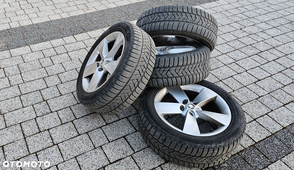 Skoda Karoq 1.5 TSI ACT 4x2 Style DSG - 31