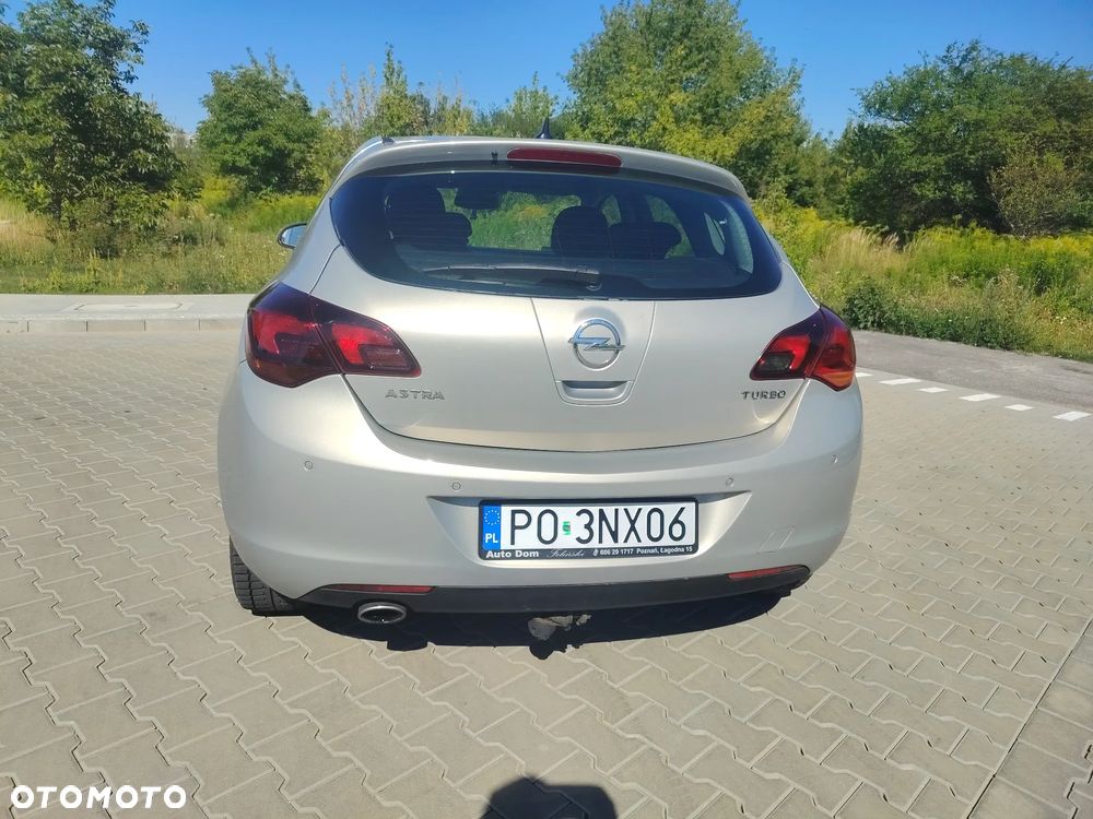 Opel Astra 1.6 T Cosmo - 3