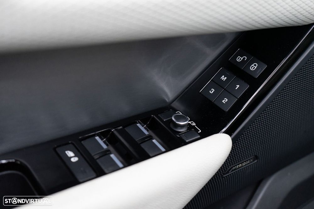 Land Rover Range Rover Velar 2.0d R-Dynamic HSE - 24