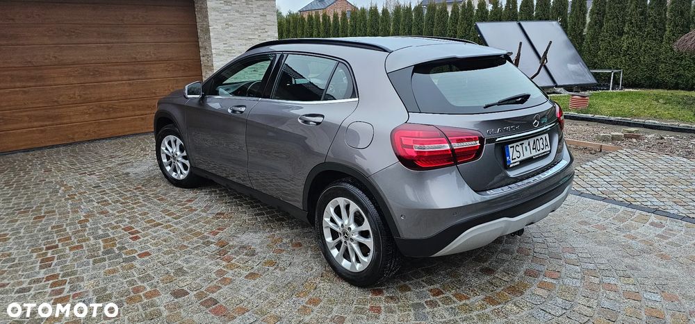 Mercedes-Benz GLA - 5