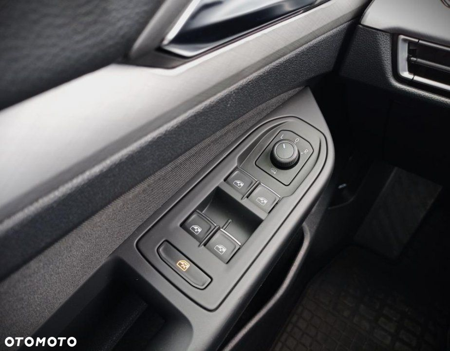 Volkswagen Golf - 23