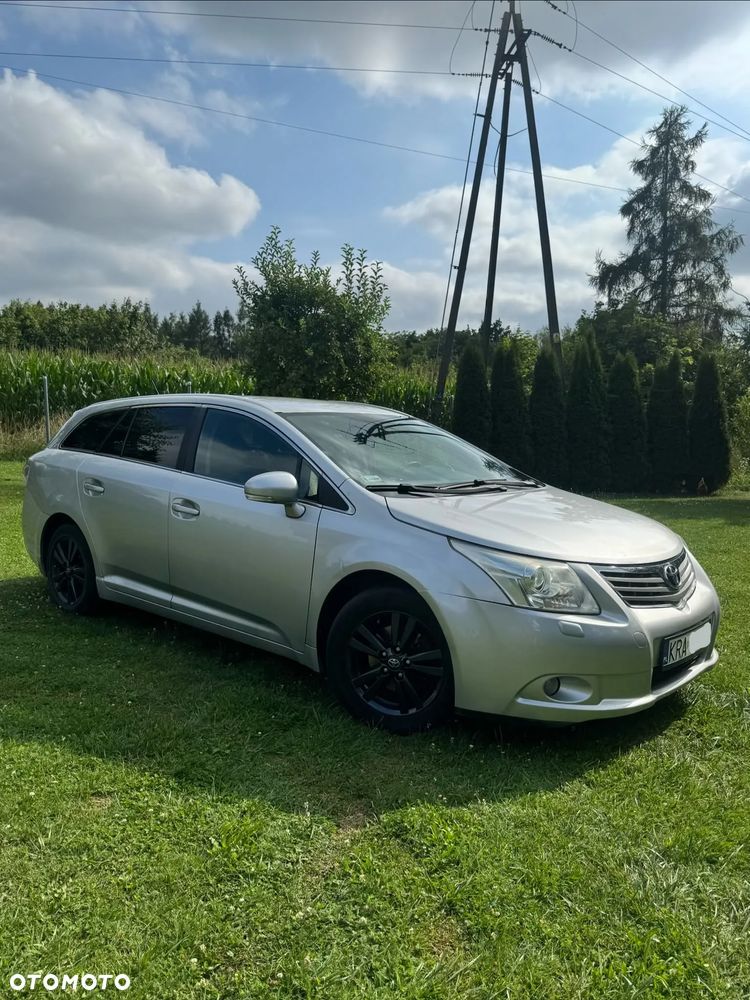 Toyota Avensis 2.0 D-4D Sol - 2