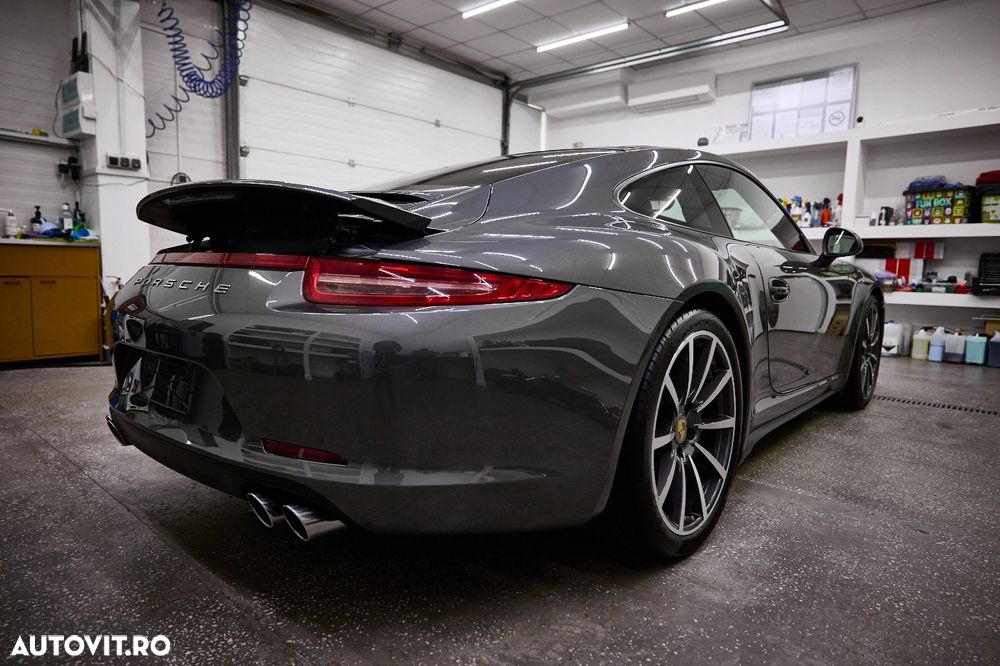 Porsche 911 Carrera 4 PDK - 12