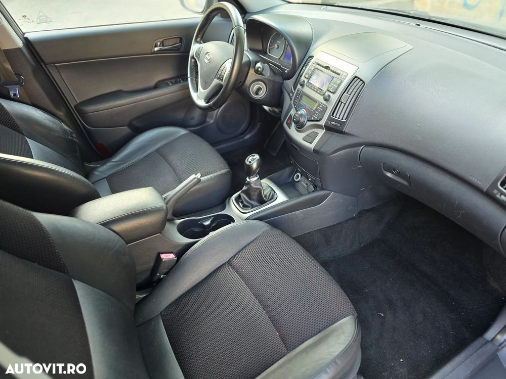 Hyundai i30 1.6 CRDI GLS PREMIUM - 6