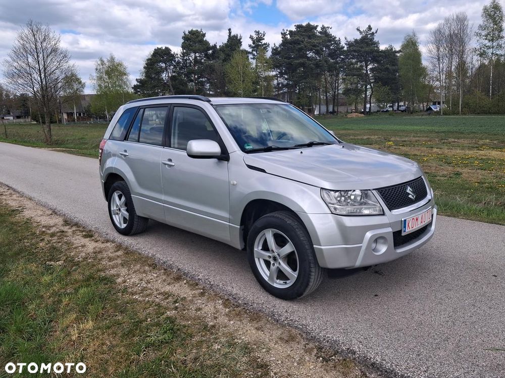 Suzuki Grand Vitara 2.0 - 16