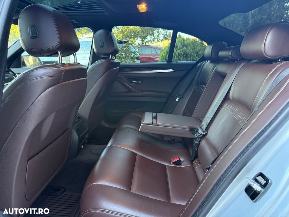 BMW Seria 5 520d AT - 11