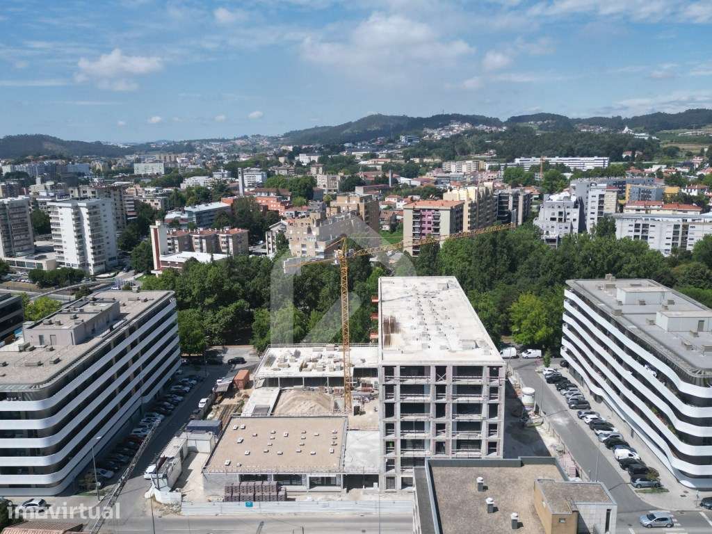 Apartamento T2 com terraço, no Parque Sinçães - Grande imagem: 2/13