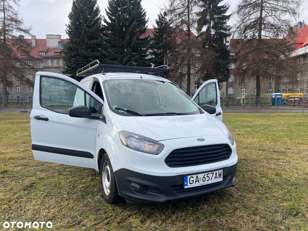 Ford Transit Courier - 10