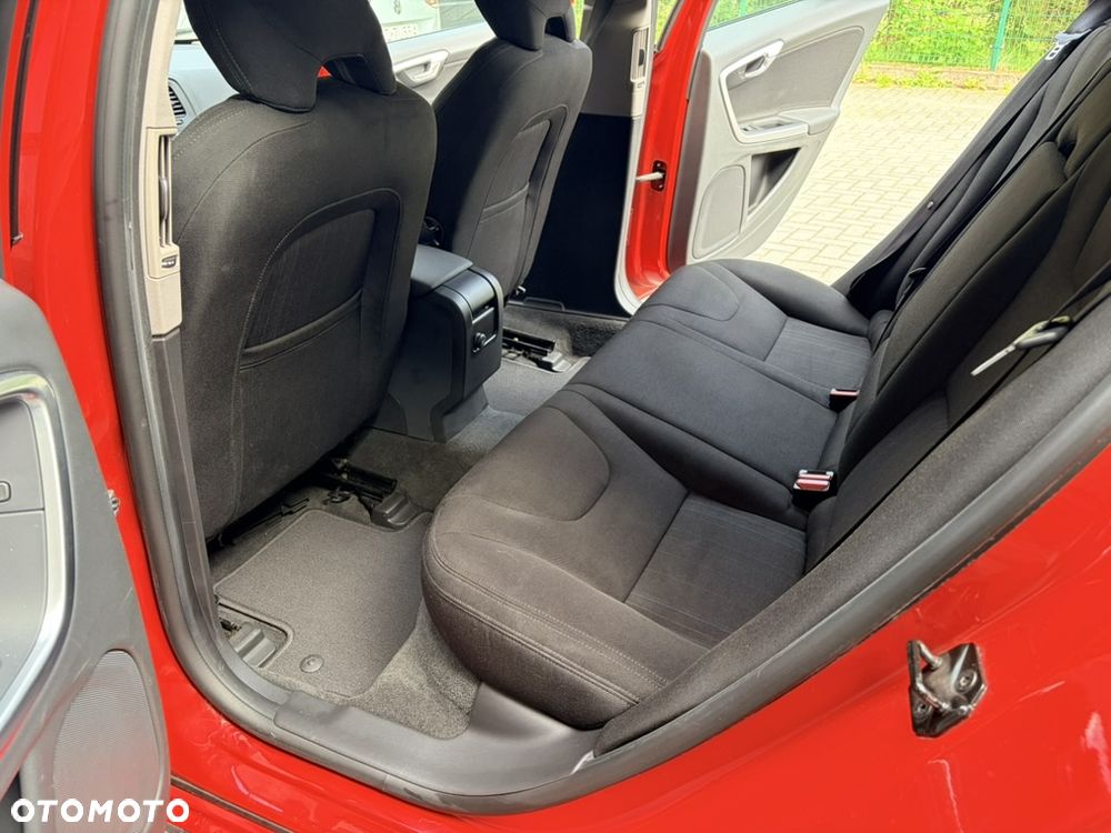 Volvo V60 D3 Kinetic - 11
