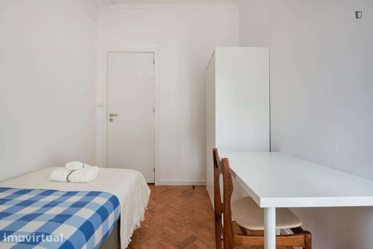 Quarto - localizado em Alameda Lisbon - Grande imagem: 4/53
