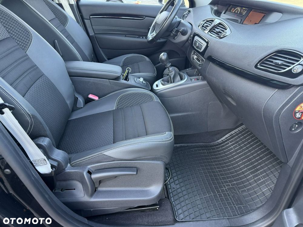 Renault Grand Scenic ENERGY TCe 130 BOSE EDITION - 35