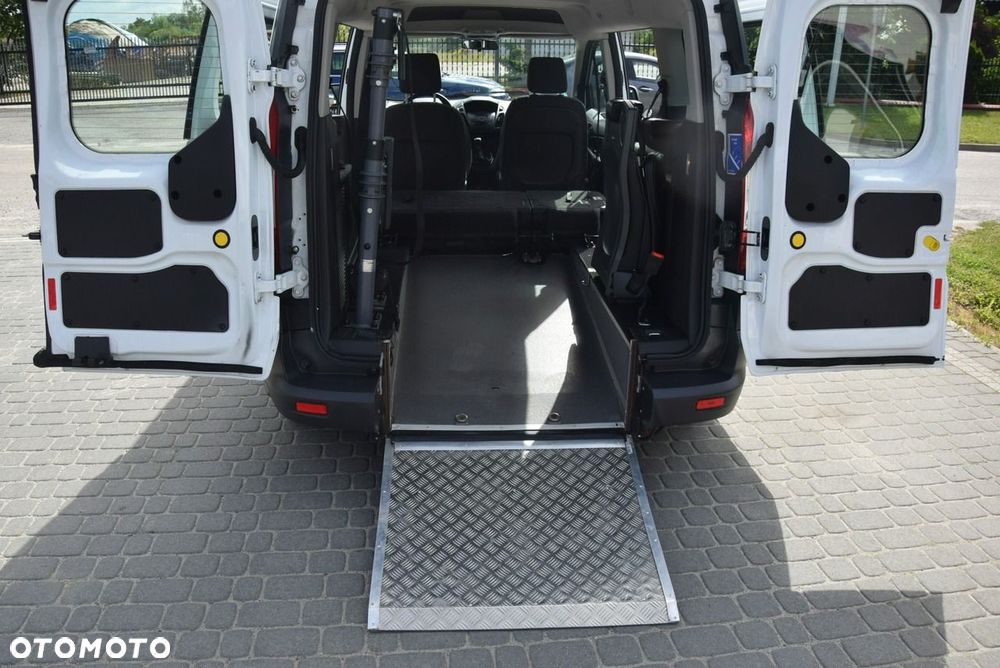 Ford Tourneo Connect Grand - 31