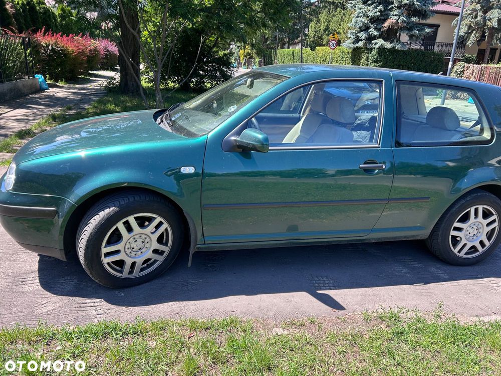 Volkswagen Golf - 2