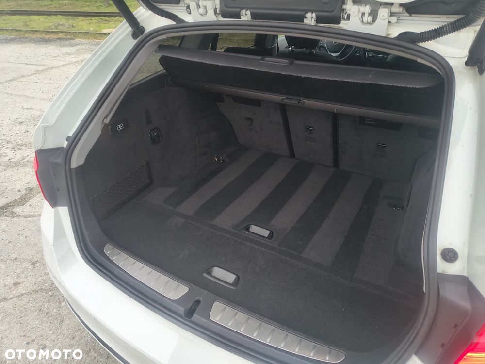 BMW Seria 3 320d Touring Sport Line - 14