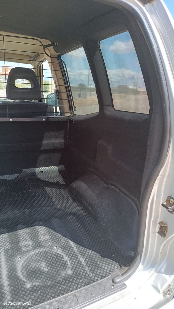 Nissan Terrano 3.0 TDi Luxury - 25