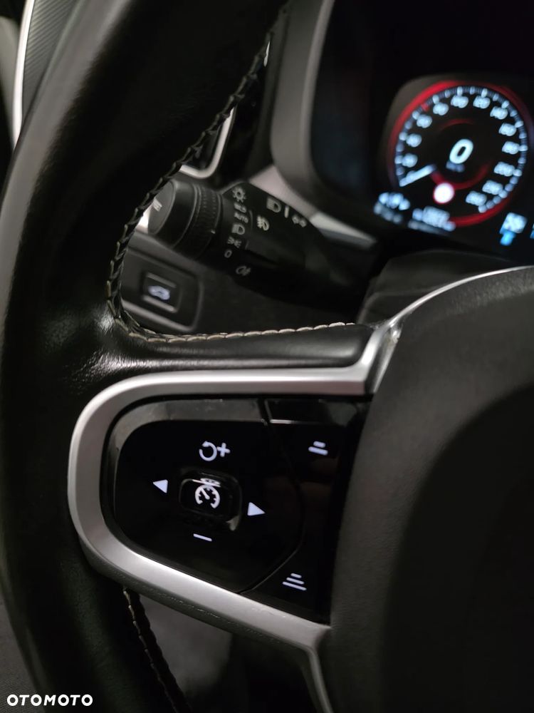 Volvo XC 60 D4 Geartronic RDesign - 23