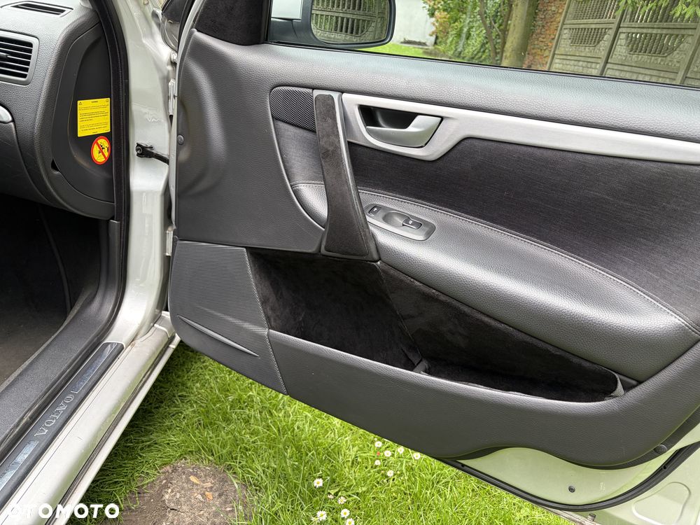 Volvo V70 2.4 Momentum - 21