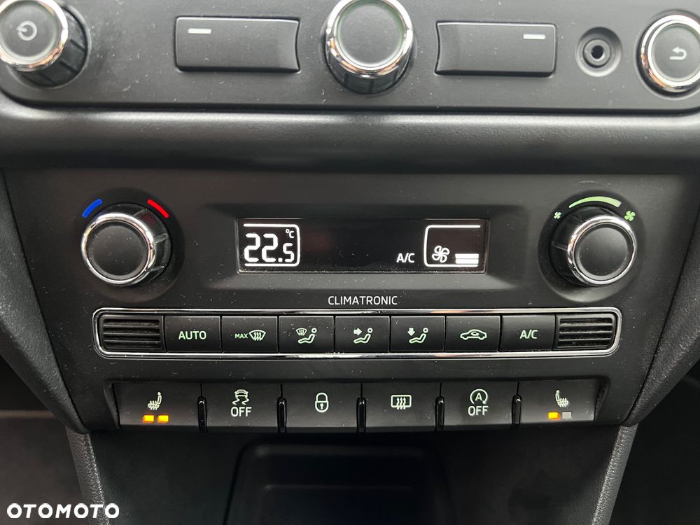 Skoda RAPID Spb 1.4 TSI Ambition Max DSG - 16