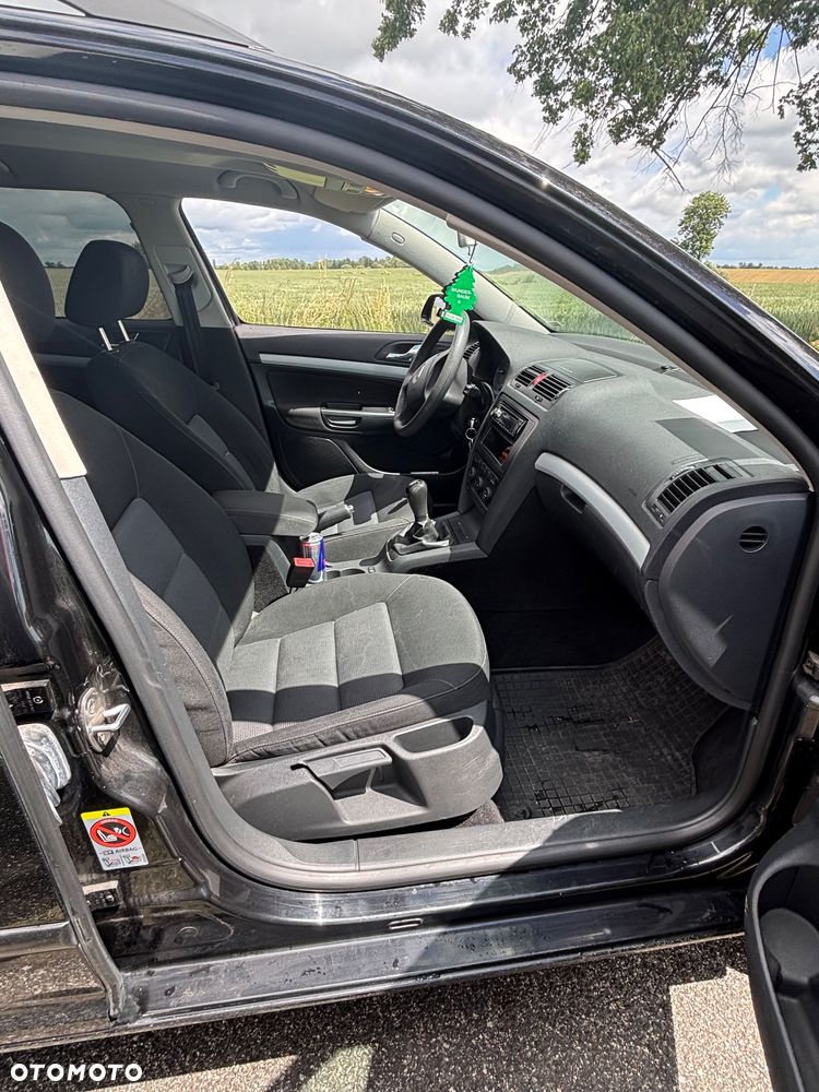 Skoda Octavia 1.6 FSI Ambiente - 9