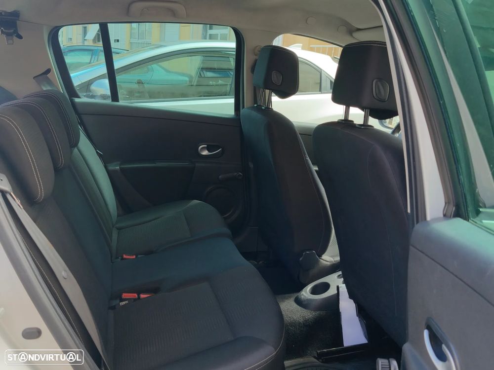Renault Clio 1.5 dCi Dynamique S - 13