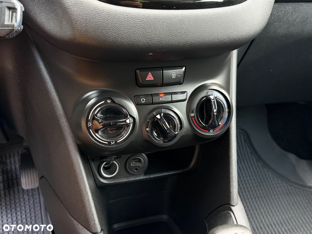 Peugeot 208 - 16