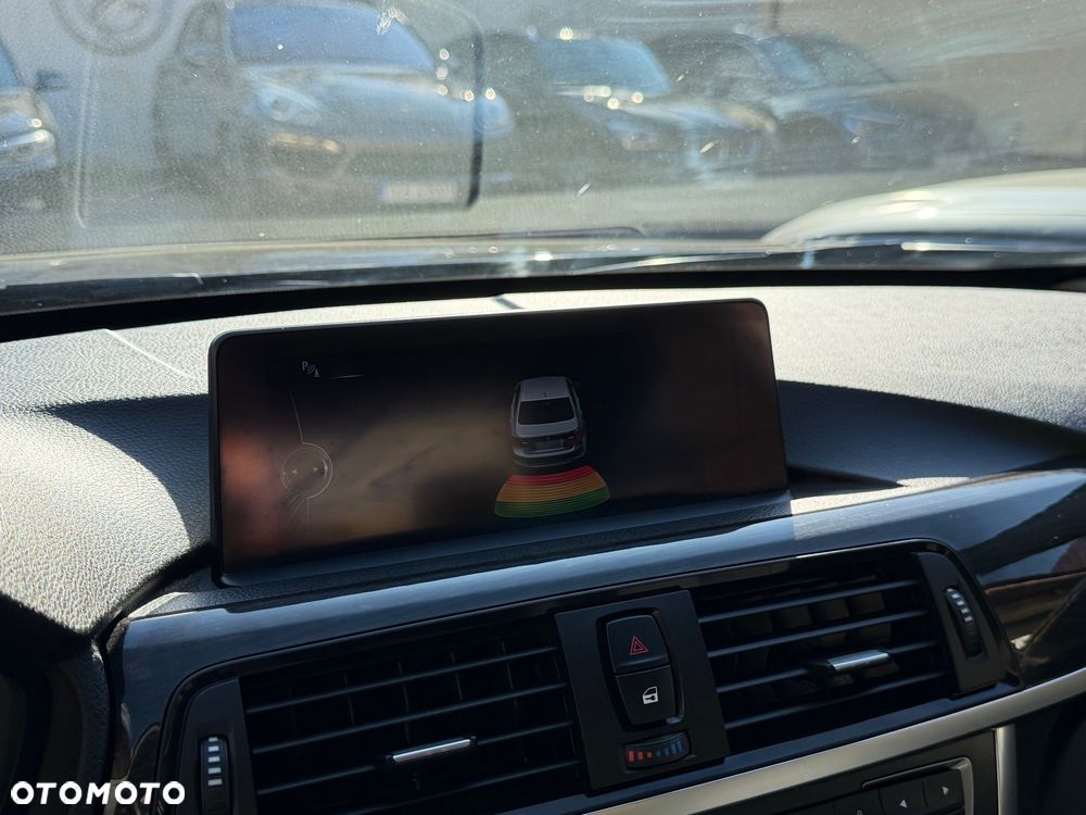 BMW Seria 3 320d Efficient Dynamic Edition Luxury Line - 38