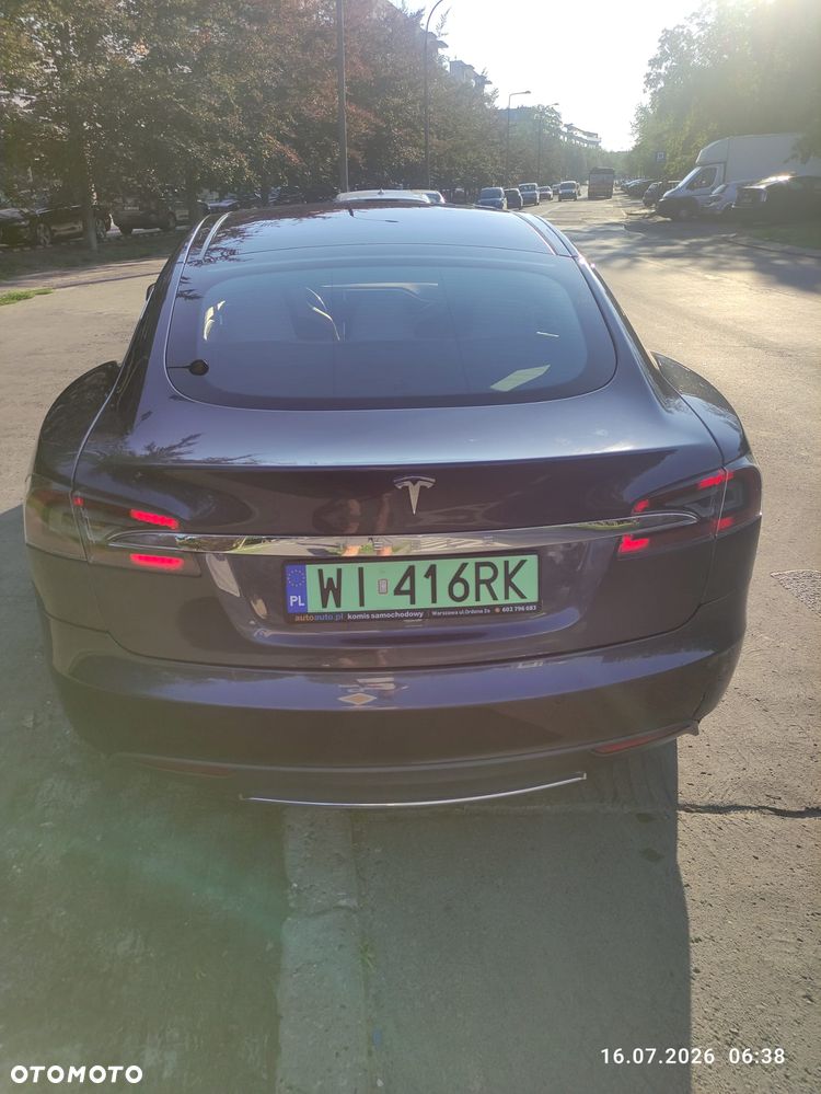 Tesla Model S 85 D - 3