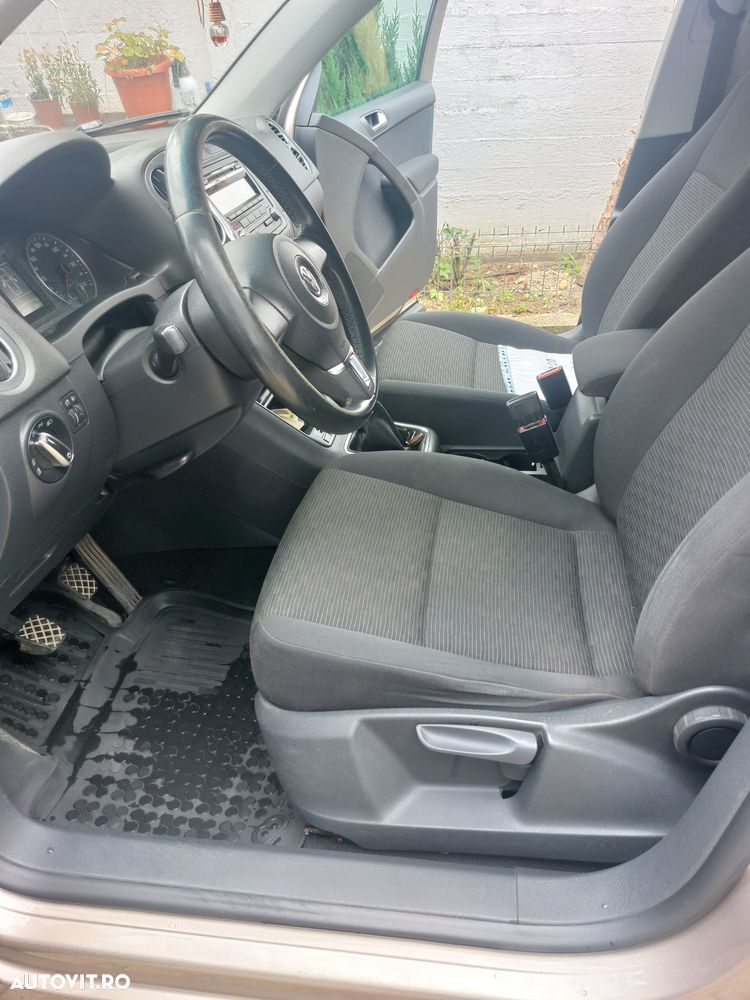 Volkswagen Tiguan - 9