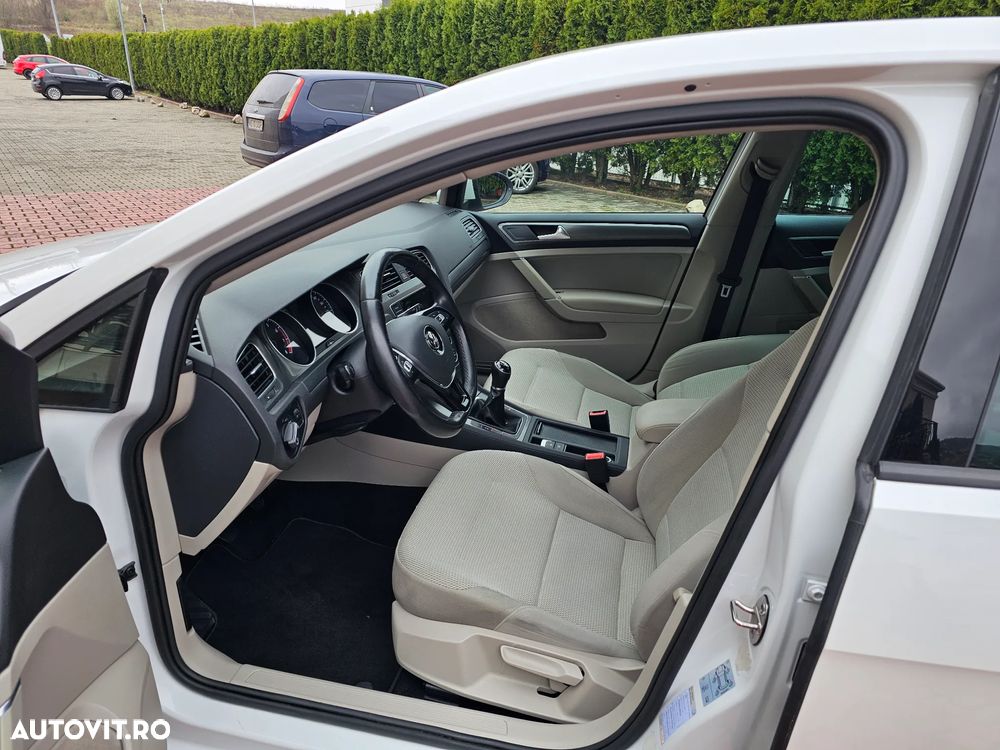 Volkswagen Golf - 18