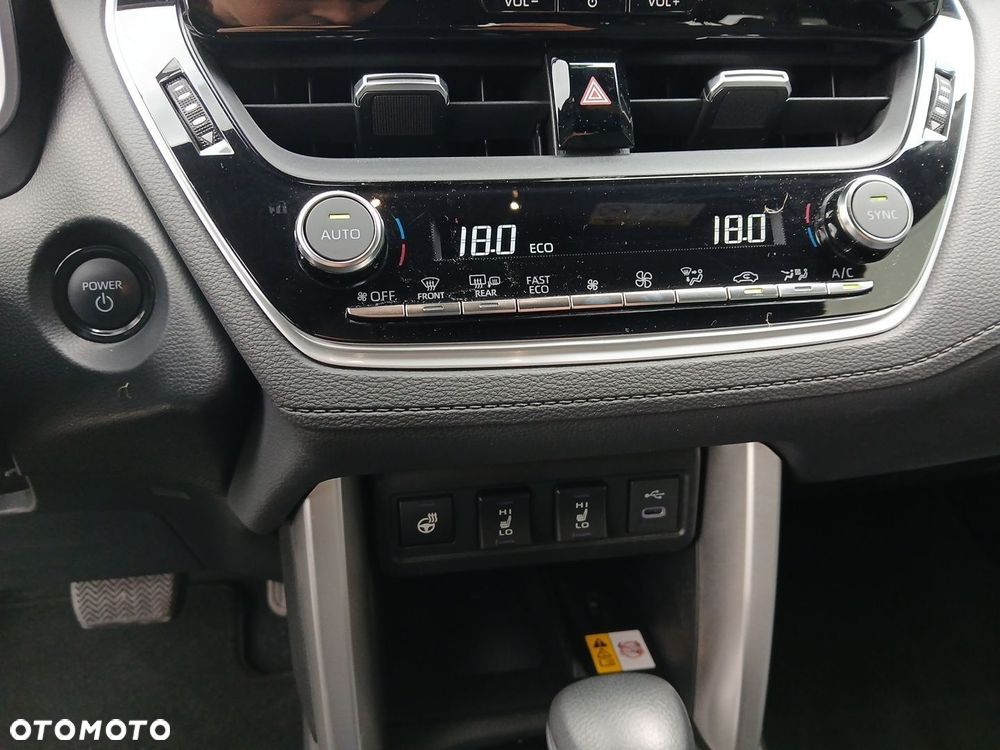 Toyota Corolla Cross - 30