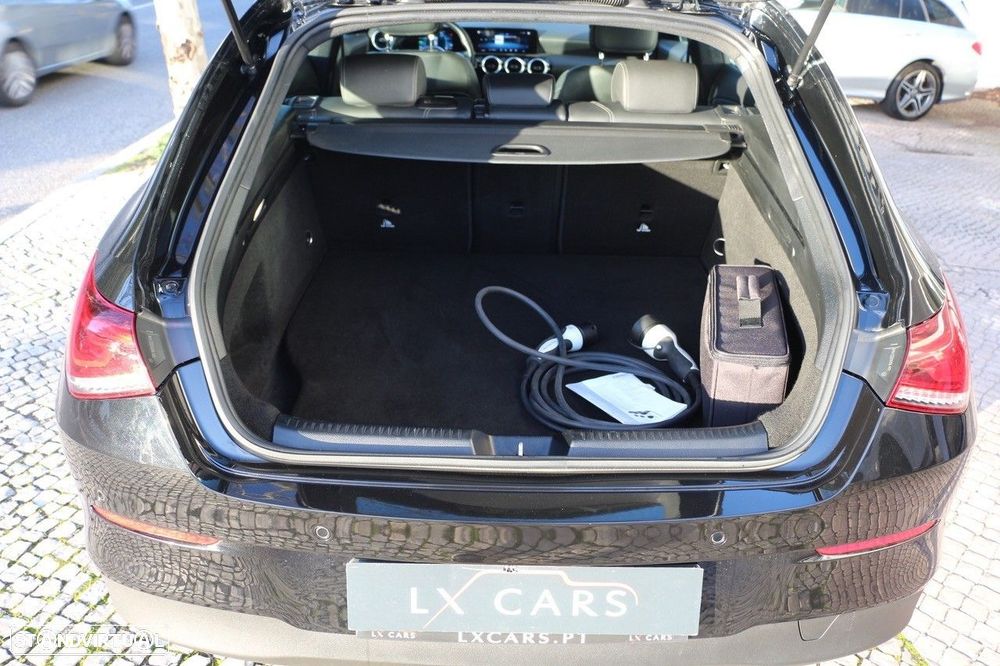 Mercedes-Benz CLA 250 e Shooting Brake Style Plus - 9