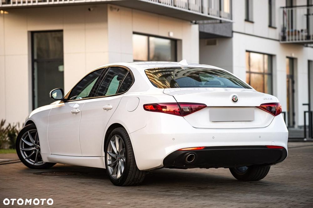 Alfa Romeo Giulia 2.2 - 38