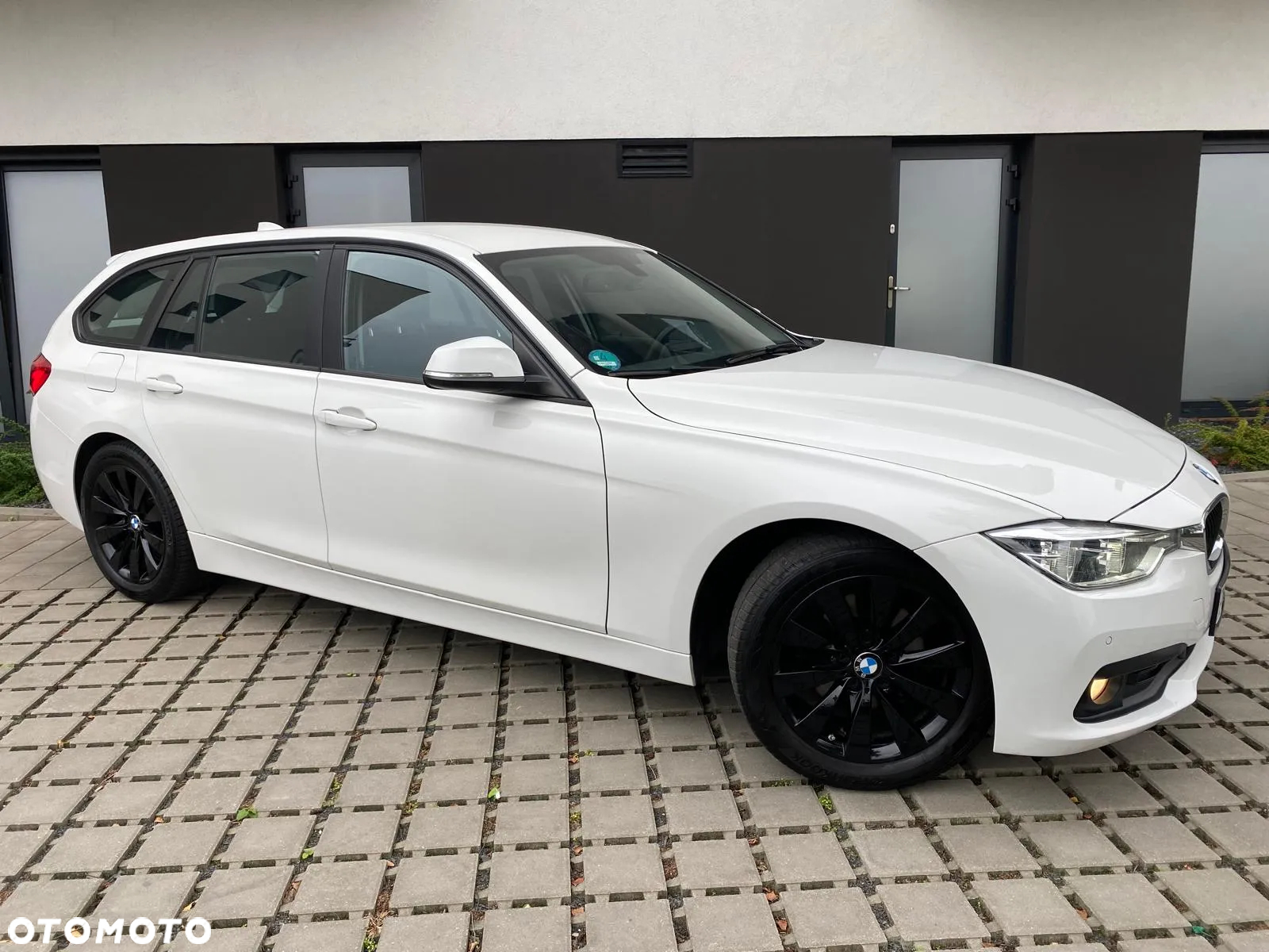 BMW Seria 3 320d Luxury Line - 14