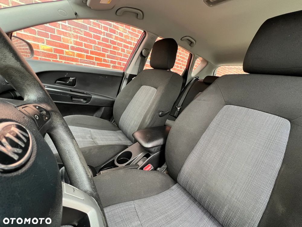 Kia Ceed - 12