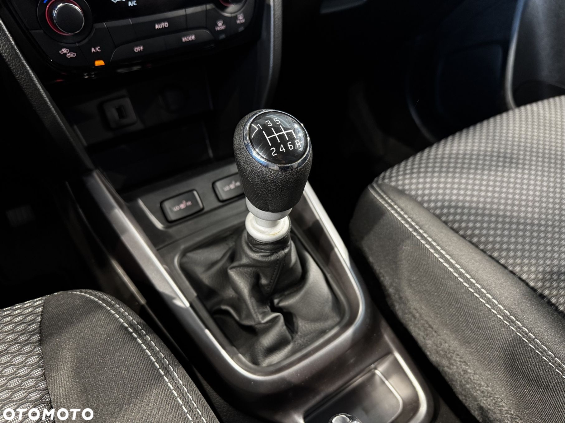 Suzuki Vitara - 25