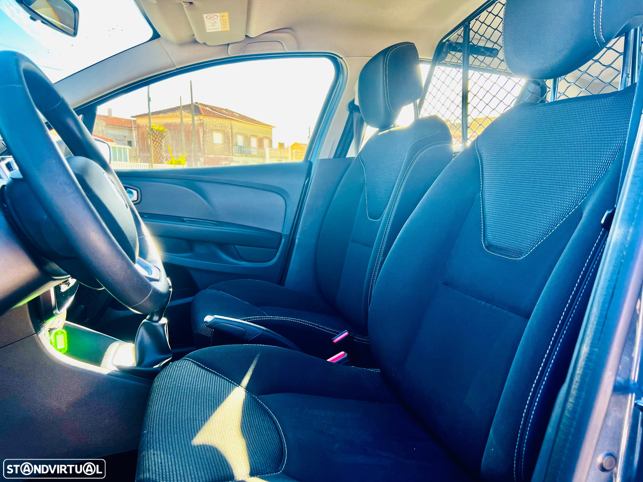 Renault CLIO IV 1.5DCI ZEN AC | IVA DEDUTÍVEL! | 1 DONO - 27