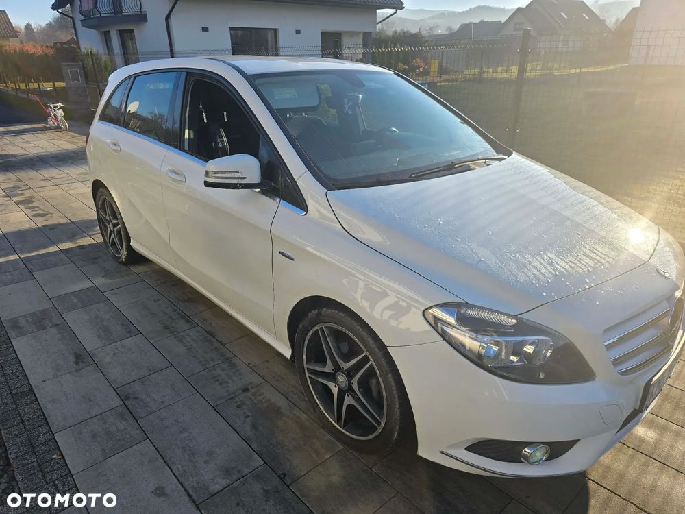 Mercedes-Benz Klasa B 180 CDI (BlueEFFICIENCY) - 1