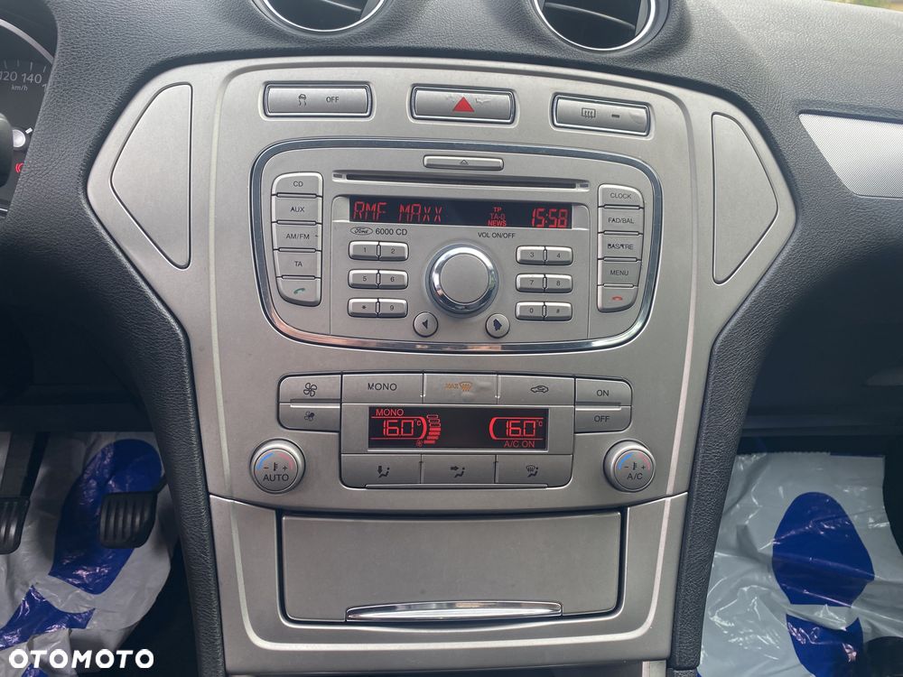 Ford Mondeo 2.0 Ambiente - 8