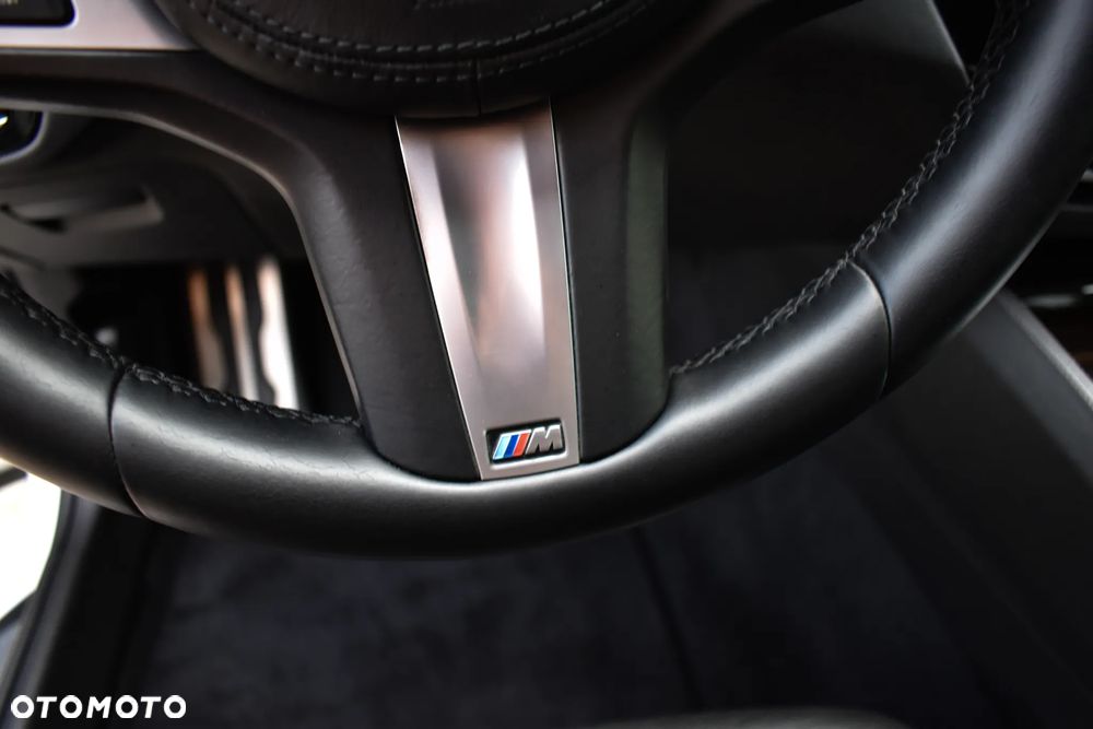 BMW Seria 5 530d xDrive Sport Line - 12