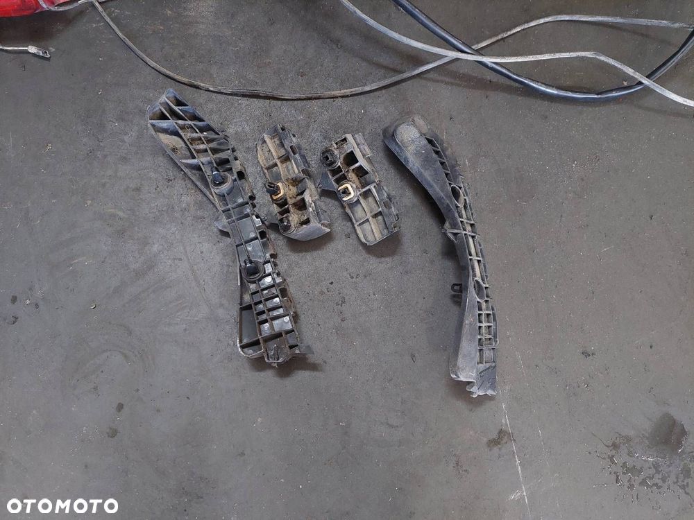 KOMPLETNY TYŁ KLAPA BAGAŻNIKA ZDERZAK TYŁ LAMPY TOYOTA AURIS I HB 5D 1C0 - 2