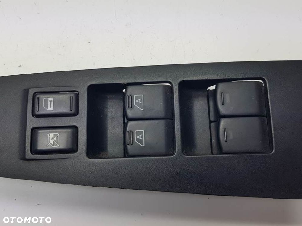PRZEŁĄCZNIK PANEL SZYB NISSAN MAXIMA A34 2005 EU - 2